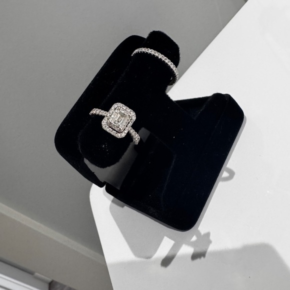 Vera Wang-  bridal set - Picture 3 of 6